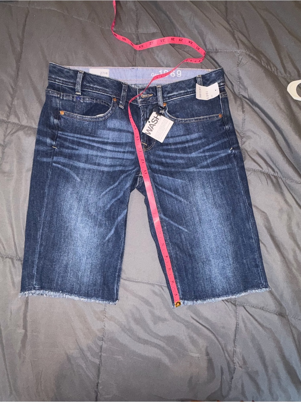 Gap 1969 Denim Shorts Size 27 NWT Medium Wash Raw Hem - Picture 7 of 7